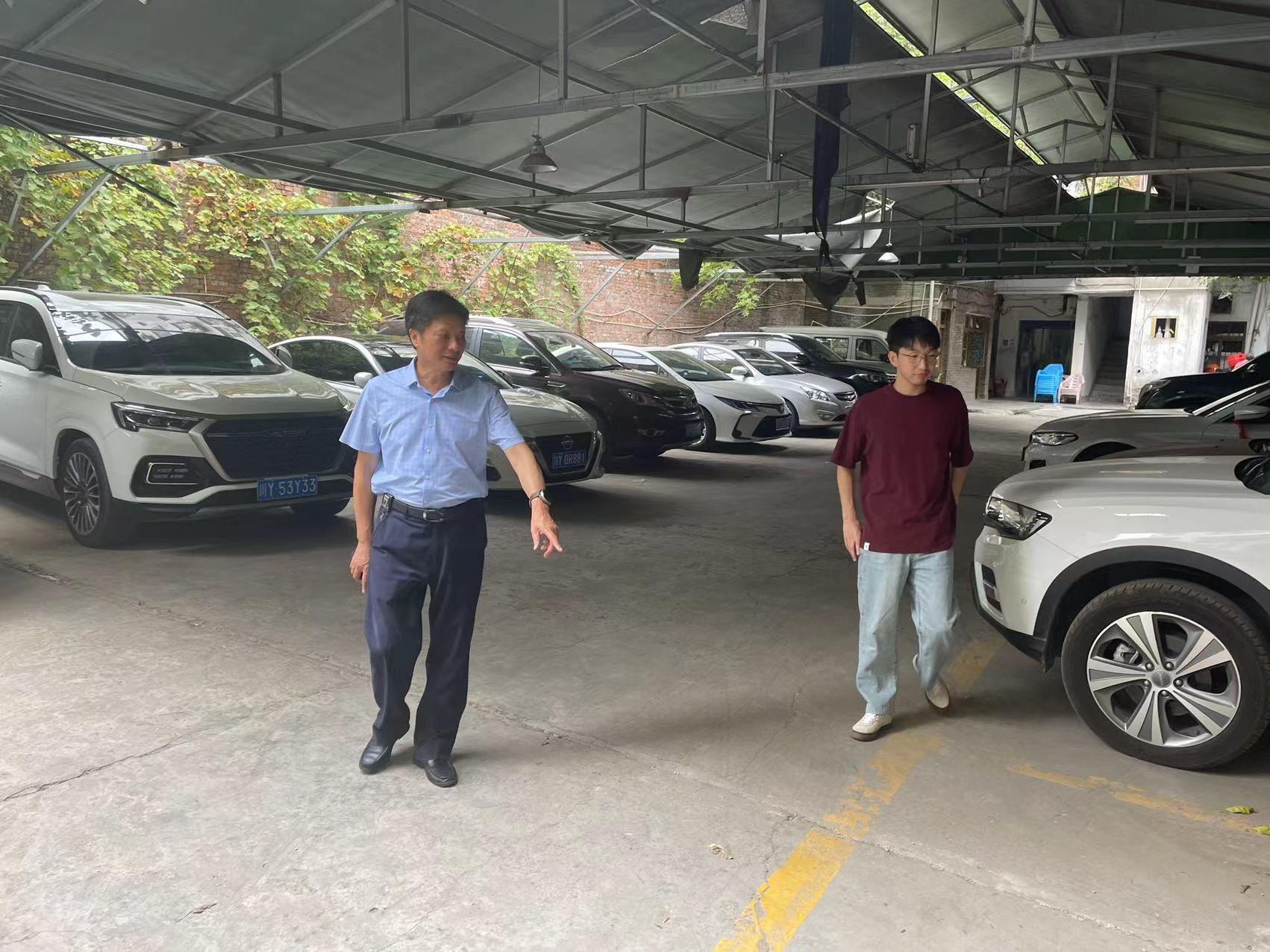 集團(tuán)黨委書記、董事長許大政深入 “包?！鄙鐓^(qū)開展創(chuàng)文督導(dǎo)工作