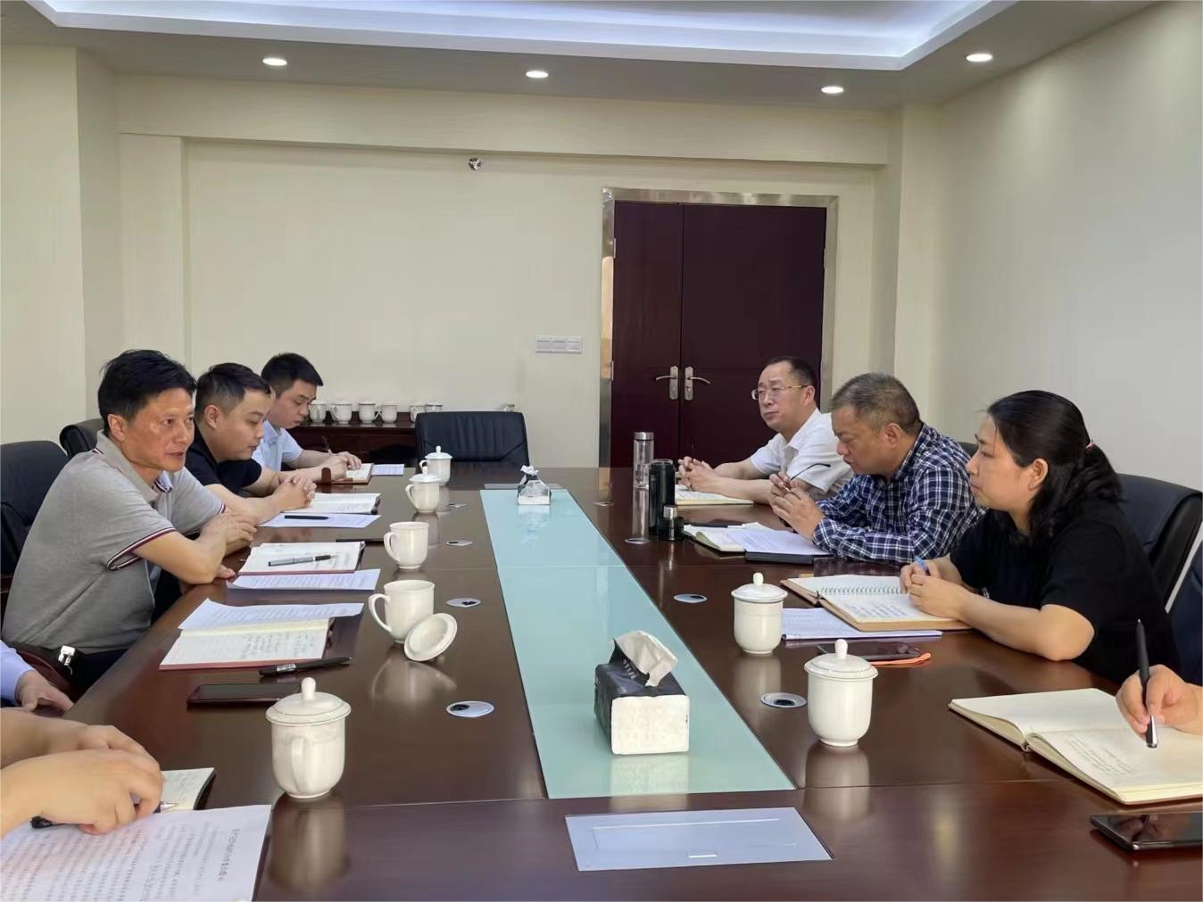 集團(tuán)黨委書記、董事長許大政一行赴巴中農(nóng)商行開展業(yè)務(wù)合作洽談會(huì)